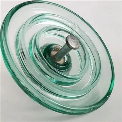 Opphengsisolatorer i glass
